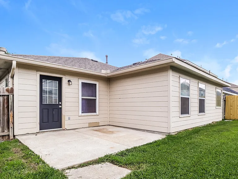 12134 Carriage Oak Cir — Photo 15