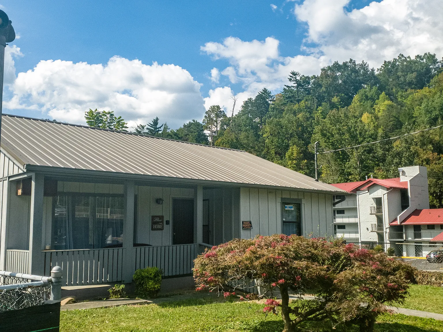 2 bed, 1.5 bath, 925 sqft, $2,000 — Photo 1
