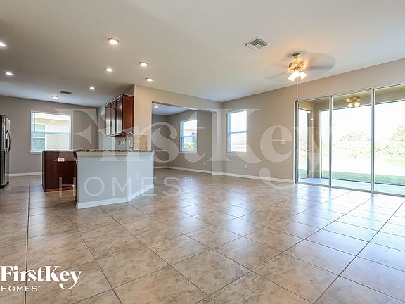 2nd image of 316 Corbett Bluff Dr