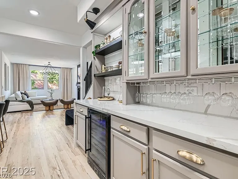 5873 Skyfall Ct — Photo 12
