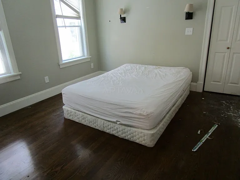 114 Yorktown St #11 — Photo 2