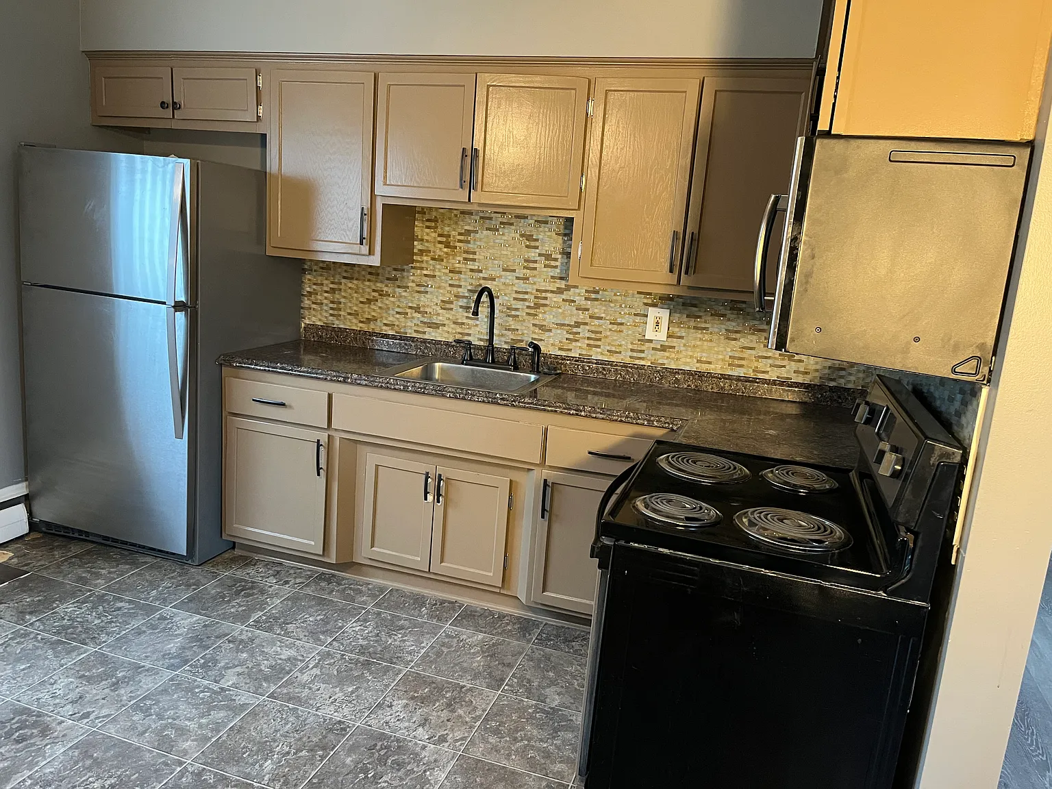 1 bed, 700 sqft, $975 — Photo 2