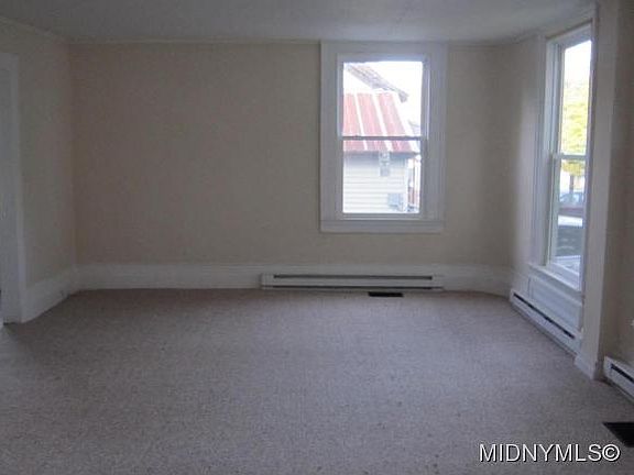 5th image of 210 E Schuyler St