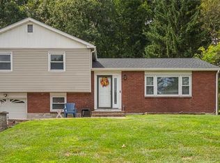 619 Cardinal Rd, Cortlandt Manor, NY 10567