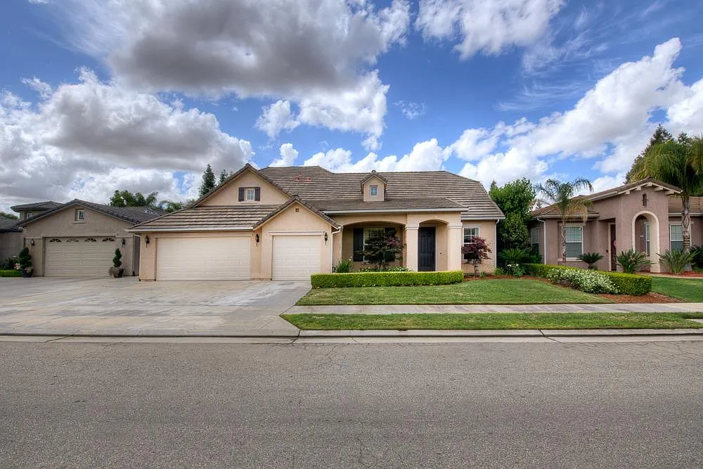 3042 Everglade Ave photo 1