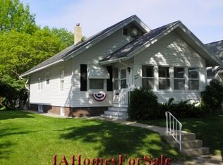 2015 D St SW, Cedar Rapids, IA 52404