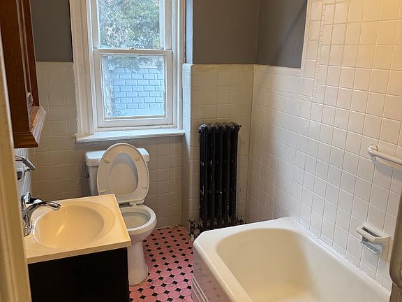 5th image of 425 Genesee St