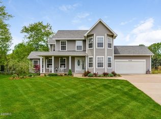 4104 Autumn Crest Dr, Hamilton, MI 49419