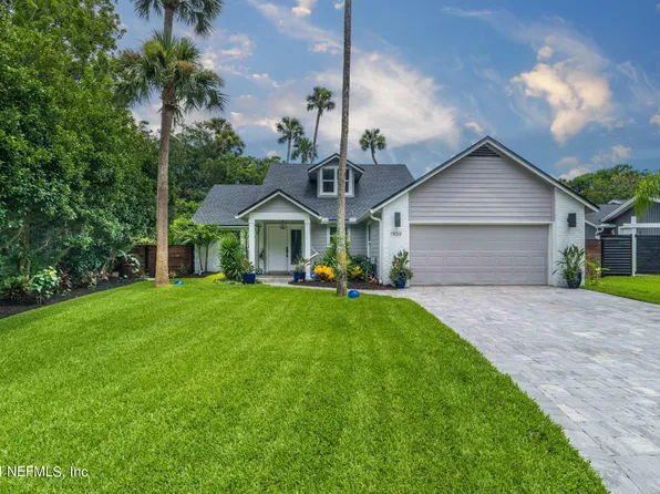 1939 BRISTA DE MAR Circle, Atlantic Beach, FL 32233