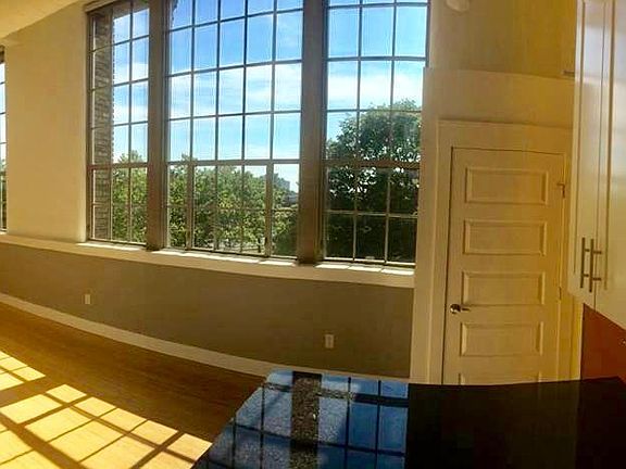 Bright Living Space. 