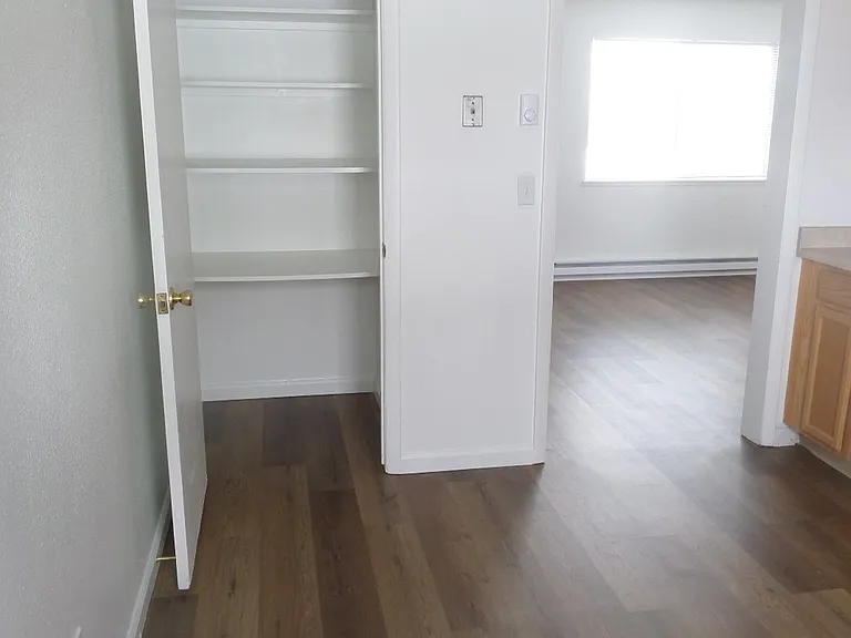 Esterbrook — Photo 10
