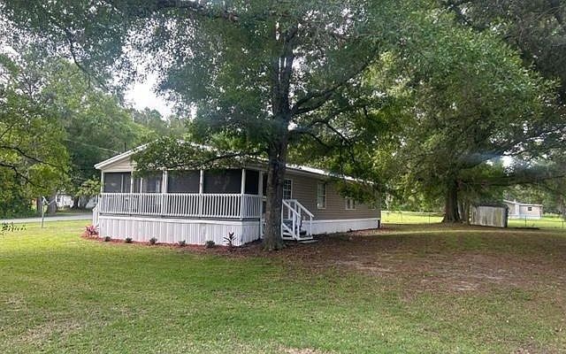 1st image of 124 SE Brandon Dr