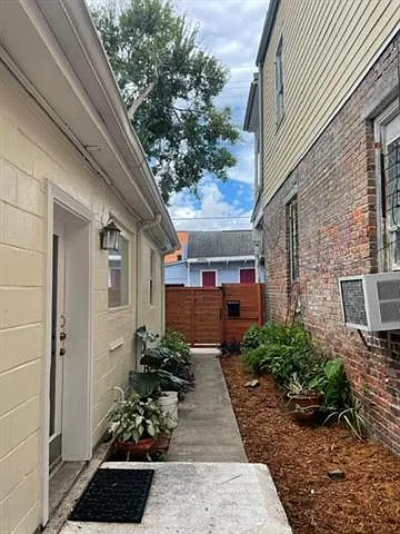 633 Mandeville St #B — Photo 11