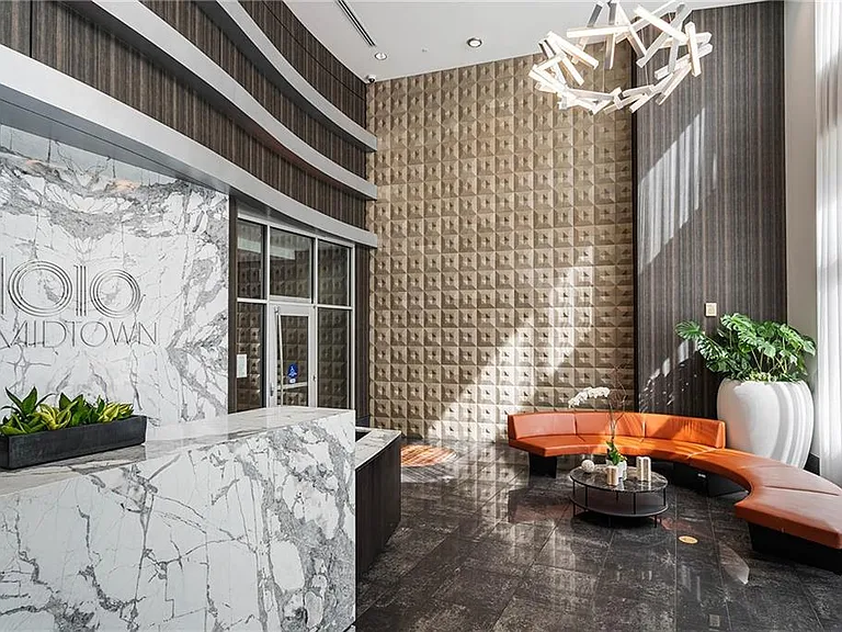 1080 Peachtree St NE #1306 — Photo 30