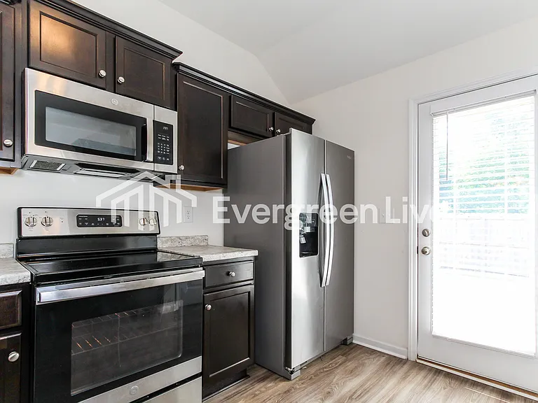 4834 Cove Ln — Photo 7
