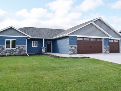 2582 Stony Creek Dr, Owatonna, MN, 55060