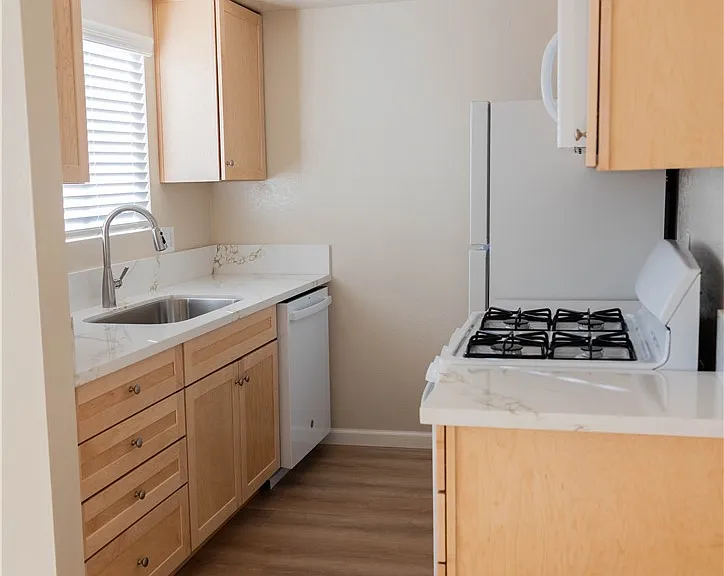 1219 N Edwards St #33 — Photo 9