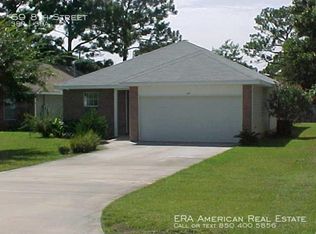 69 8th St, Shalimar, FL 32579