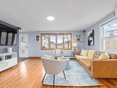 3rd image of 2 3rd St