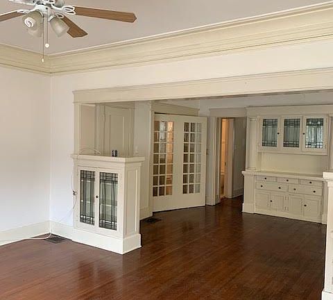 2nd image of 301 W 4th St #C