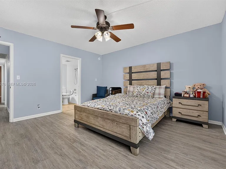 2404 Antigua Cir #M2 — Photo 11