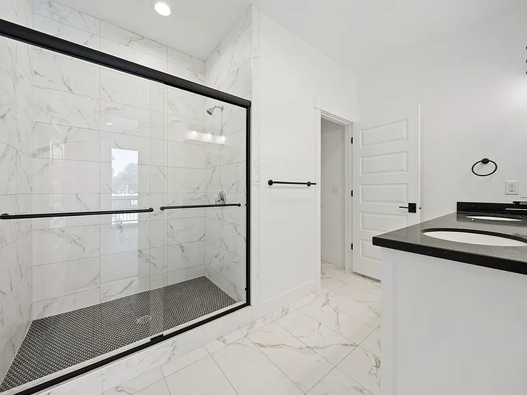 4429 S Fairbourne Ave #102 — Photo 17