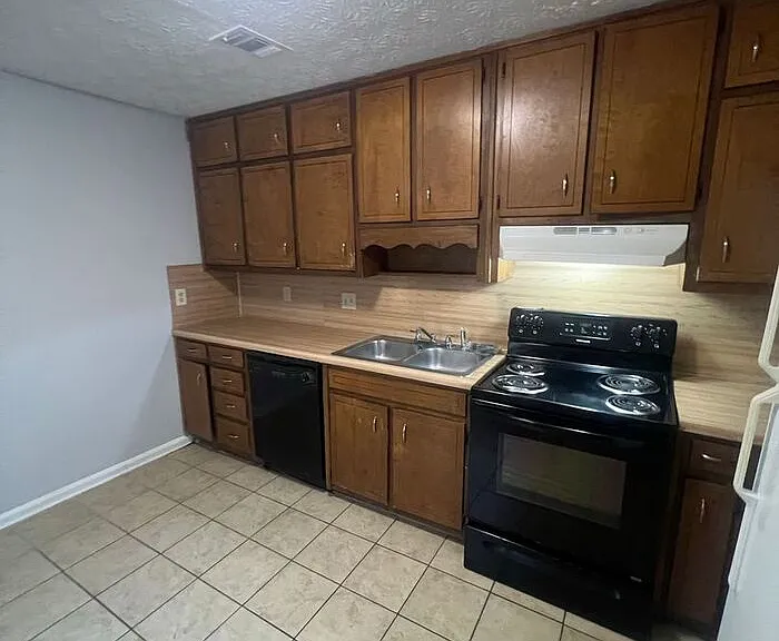 334 Haymarket Ln — Photo 5