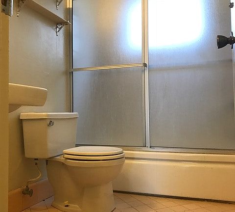 5th image of 724 S Sycamore Ave APT 103