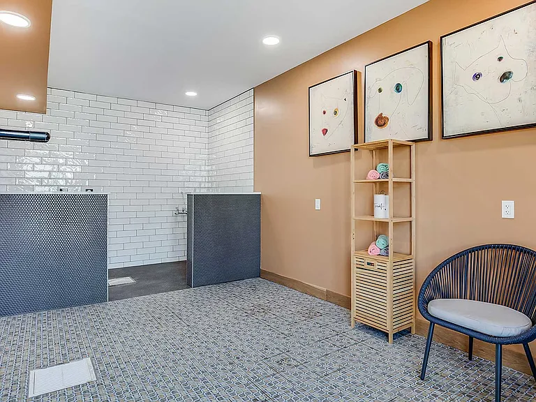 The pet spa at The Wright offers a convenient space for washing and grooming pets after walks, hikes, or outdoor adventures.