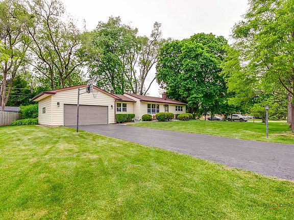 2nd image of 1284 Deerfield Pl