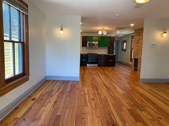 2nd image of 2123 Lapeyrouse St