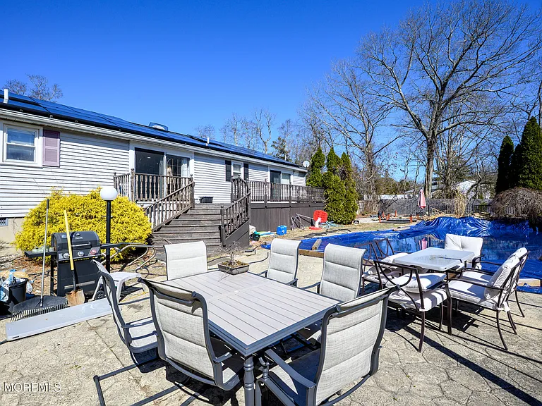 570 Eltone Rd — Photo 32