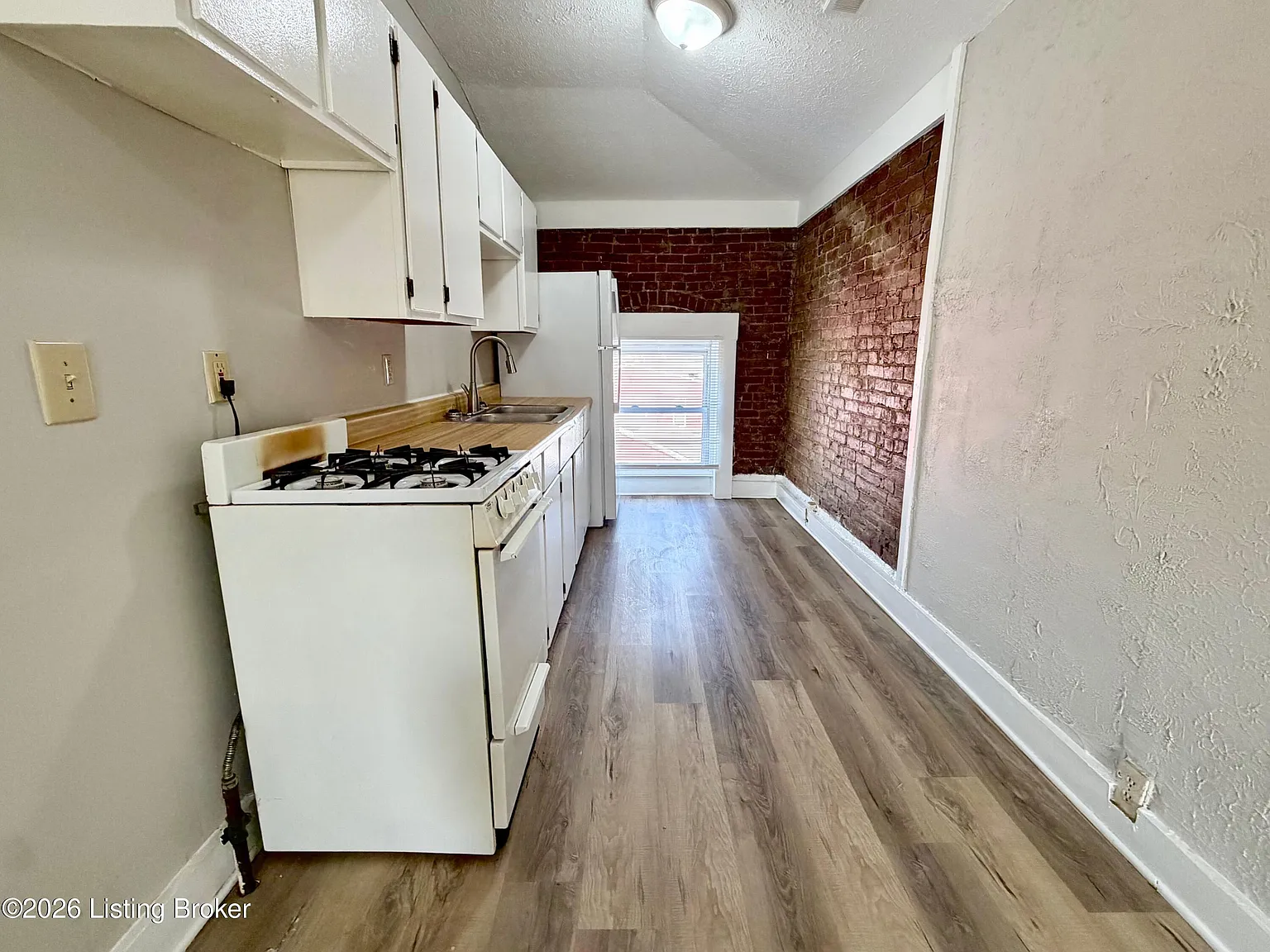 2 bed, 1.0 bath, $695 — Photo 2