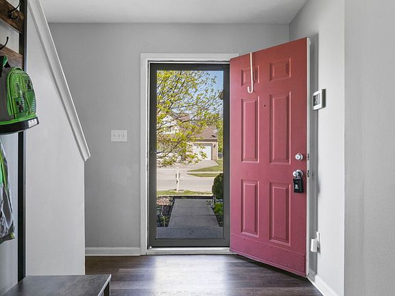 3rd image of 10033 Alexia Dr