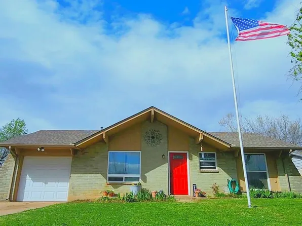 703 Sunset Dr, Edmond, OK 73003