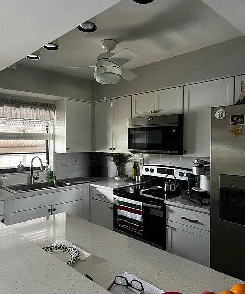 927 Capri Isles Blvd #12 — Photo 3
