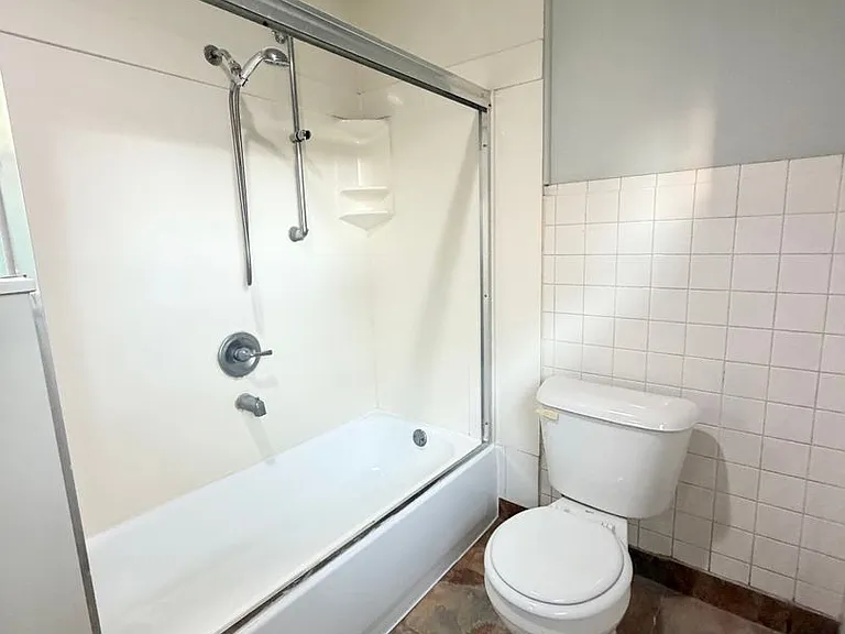 1750 Avonlea Ave — Photo 8