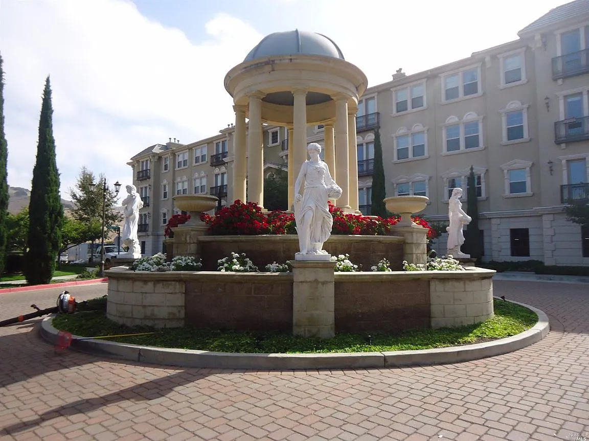 1142 Waltz Ct photo 1