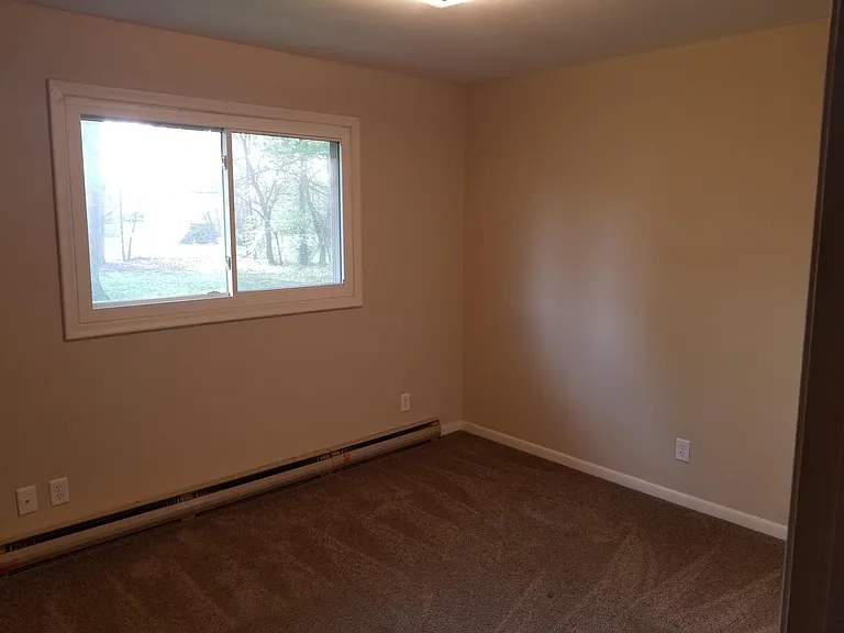 1427 Glenwood St — Photo 2
