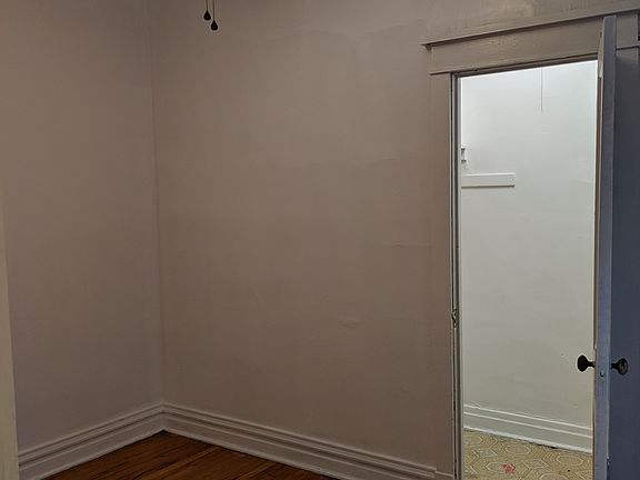 4th image of 6031 S Saint Lawrence Ave APT 2