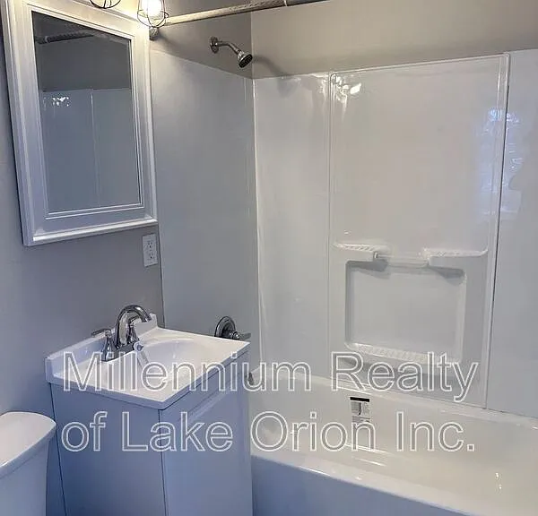 734 W Oregon St #1 — Photo 6