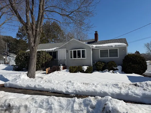 2 Sachem Rd, Peabody, MA 01960