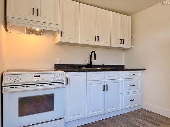 3rd image of 2277 Sandy Point Rd