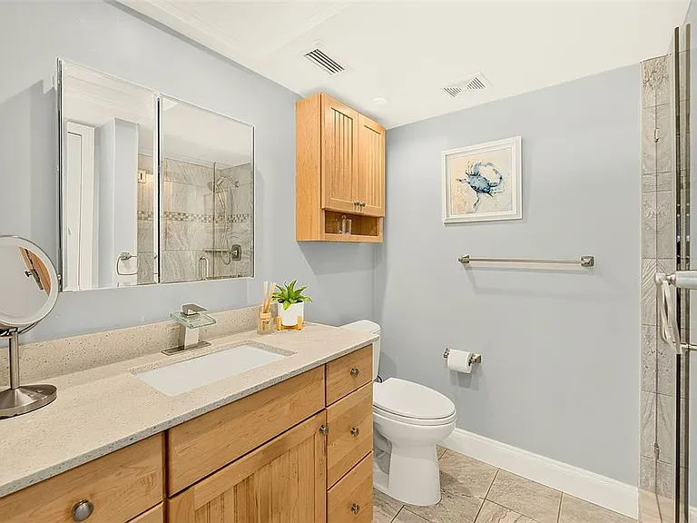 147 Bluff View Dr #304 — Photo 13