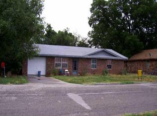 1126 N 12th St, Chickasha, OK 73018