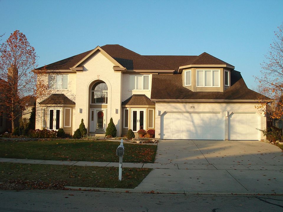 3731 Mandeville Lane