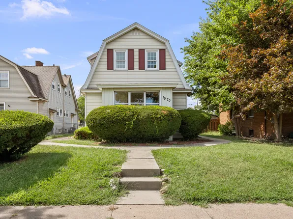 1570 43rd St, Rock Island, IL 61201