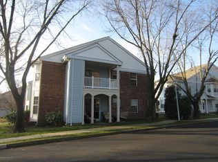282 Tulip Ln, Freehold, NJ 07728