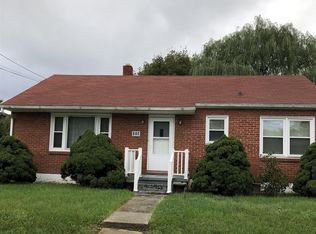 114 Peck St, Pembroke, VA 24136