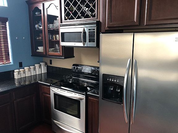 2nd image of 3727 Richmond St APT 10